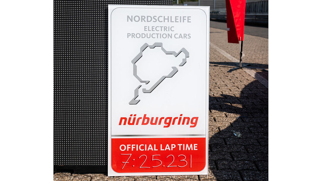 Tesla Model S Plaid Track Pack Rekord Nürburgring-Nordschleife