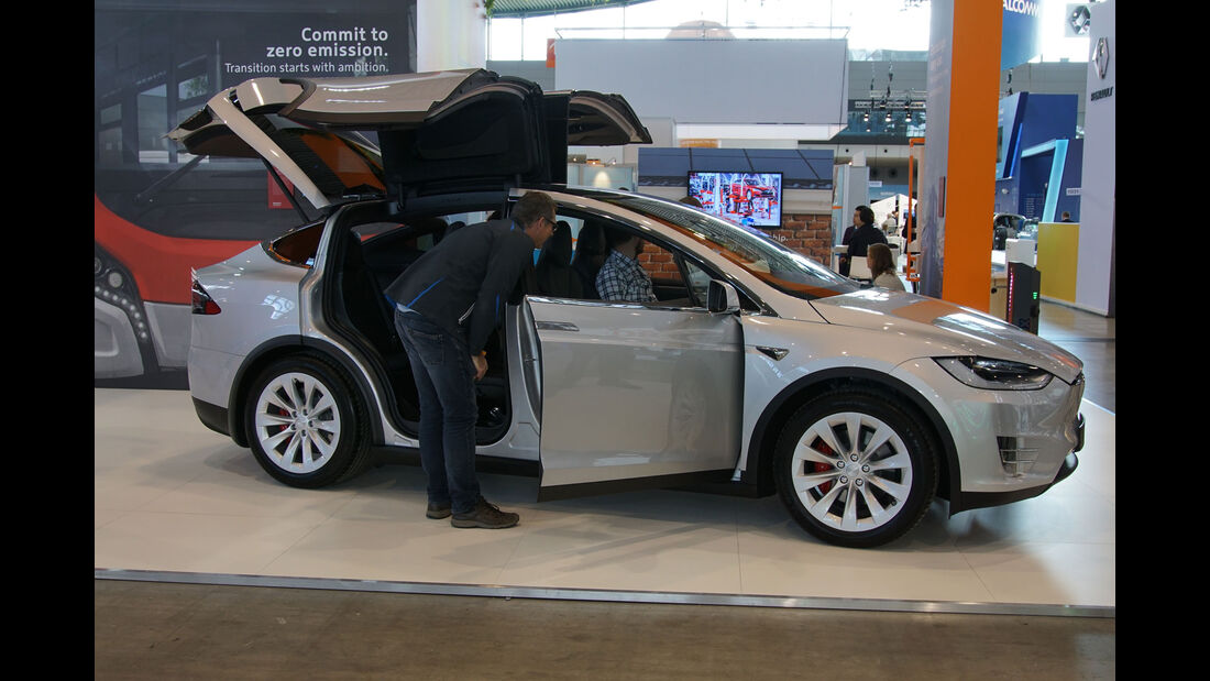 Tesla Model X - Electric Vehicle Symposium 2017 - Stuttgart - Messe - EVS30
