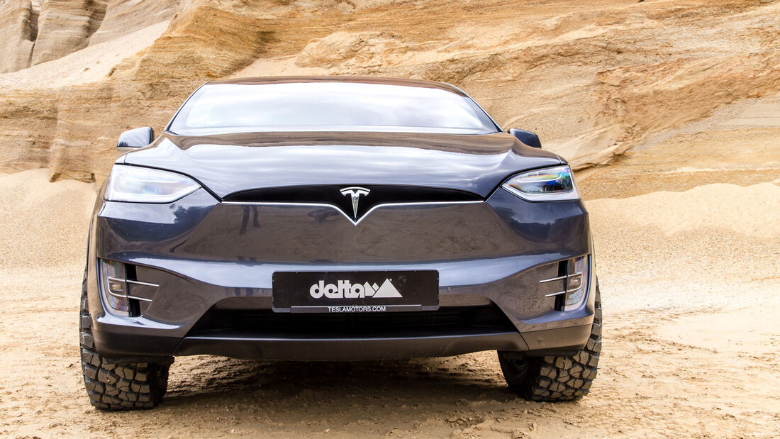 Tesla Model X delta4x4