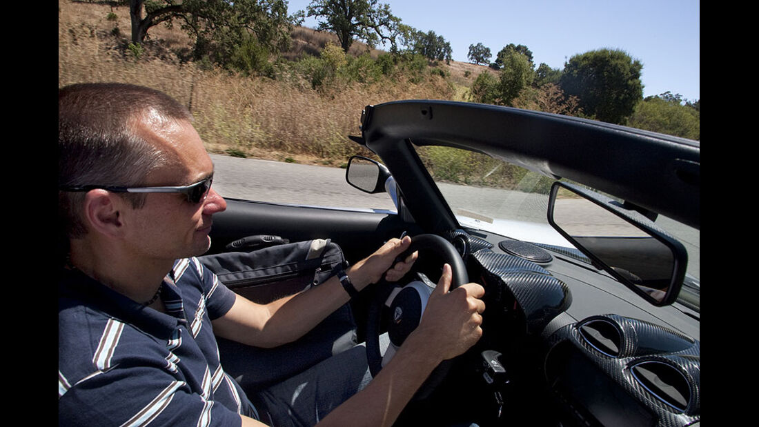 Tesla Roadster, Fahrer