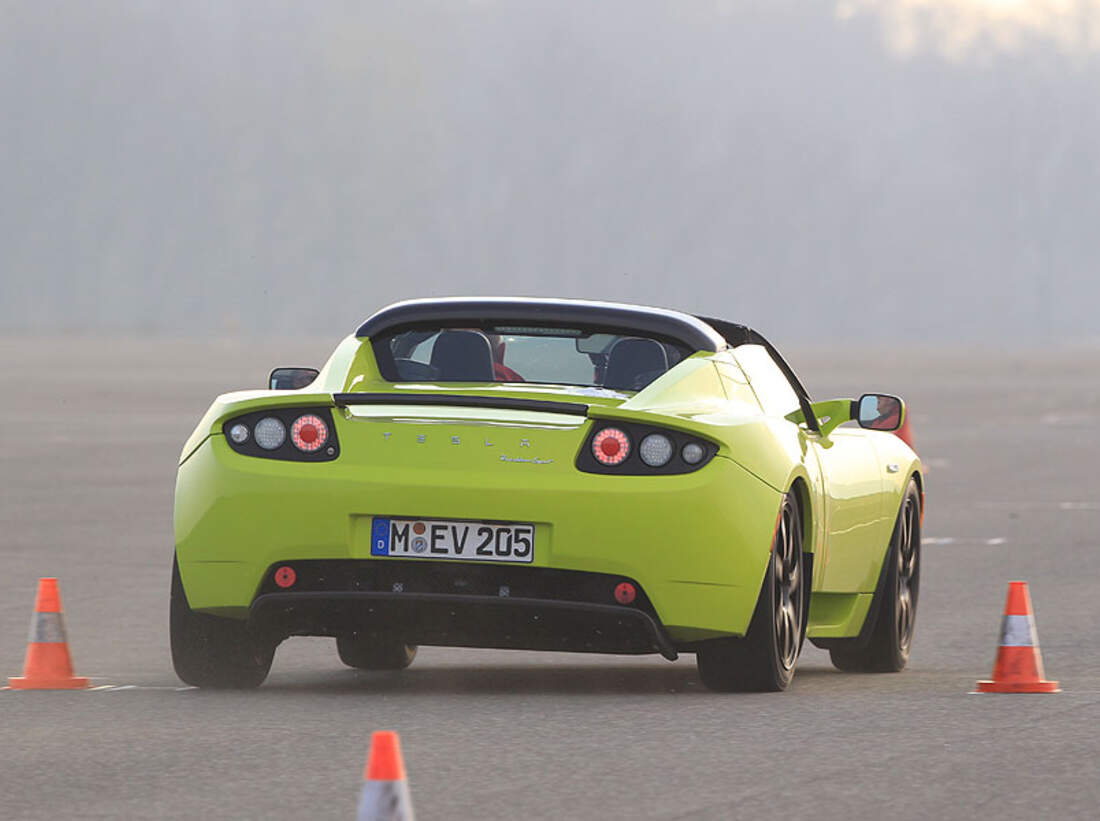 Neuer Tesla Roadster: 400 km/h Spitze, Markstart 2020 ...
