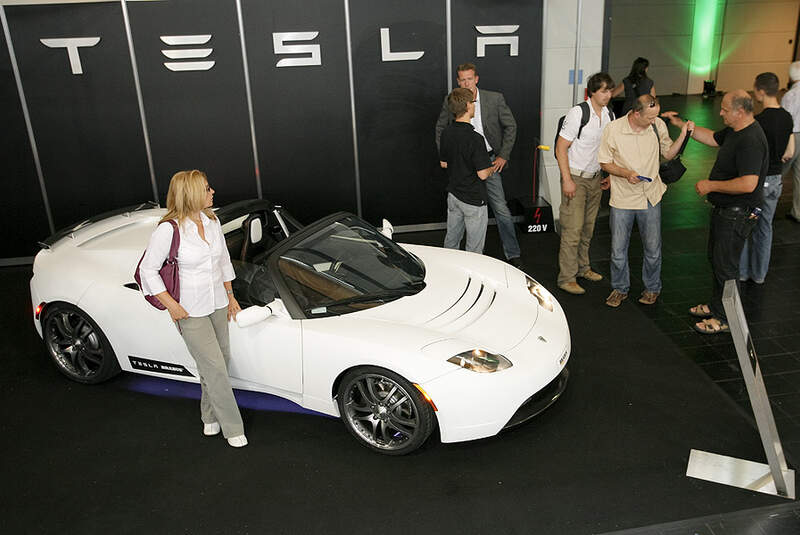 Tesla Stand