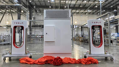 Tesla Supercharger-Fabrik im chinesischen Shanghai