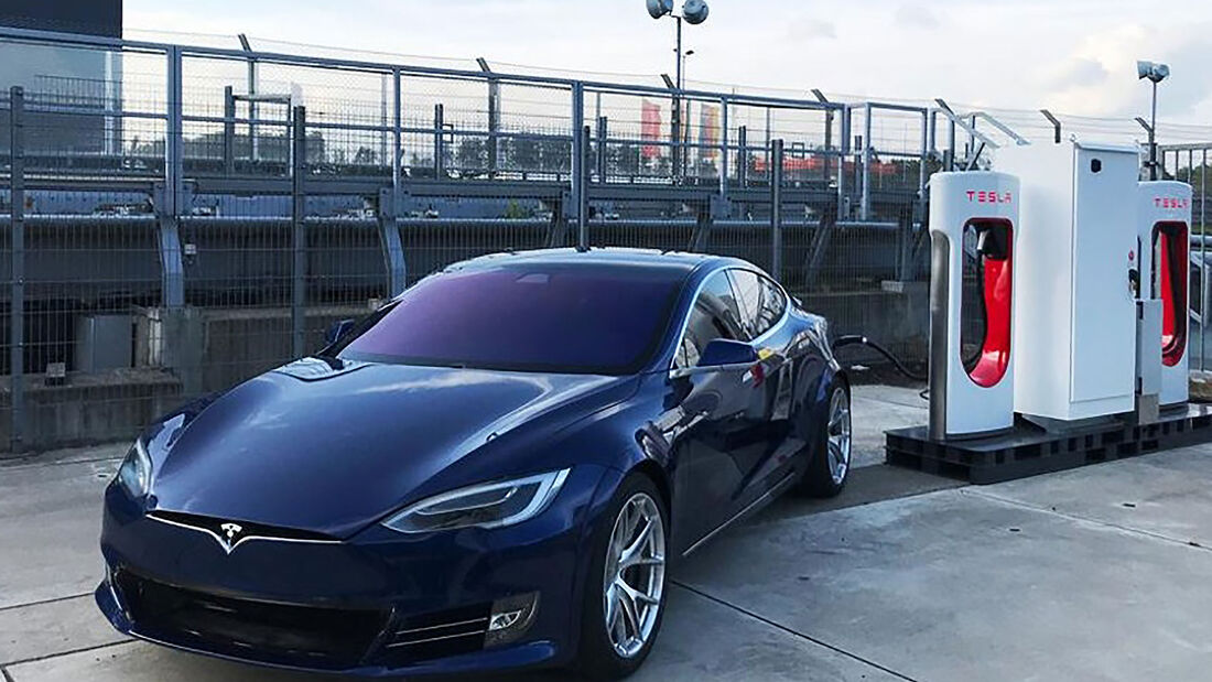 Tesla Supercharger Nürburgring Model S