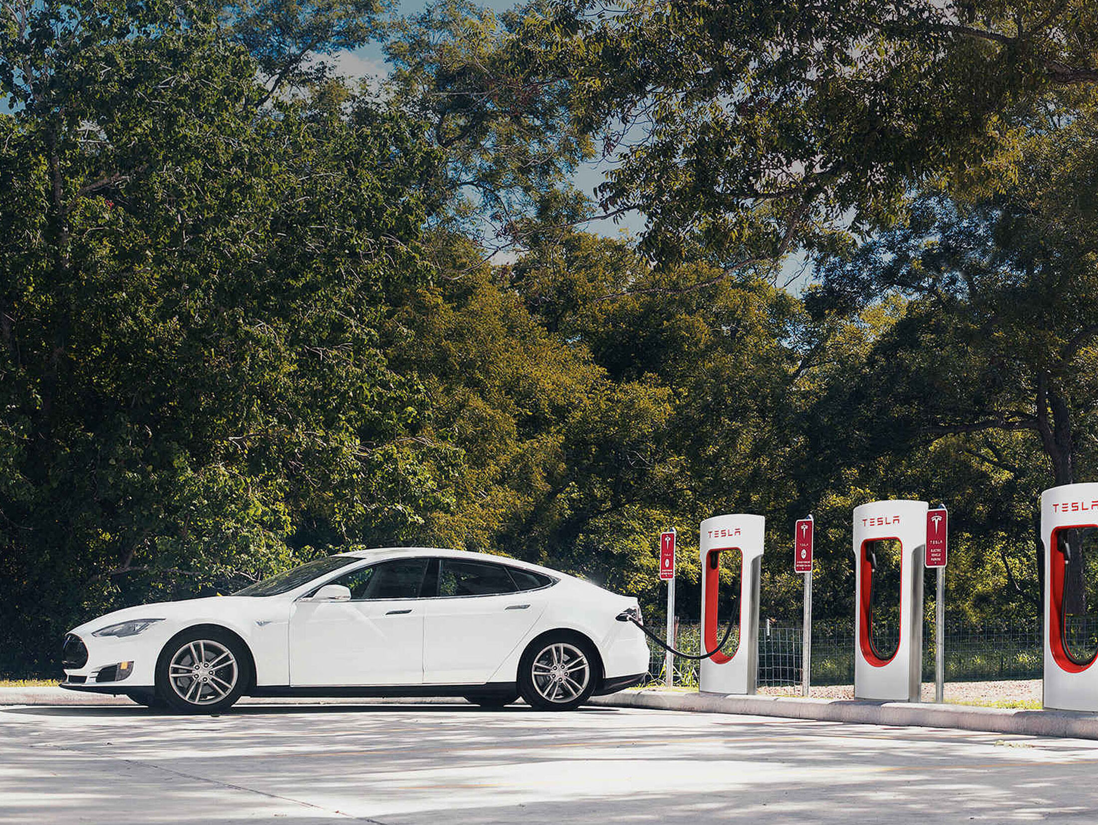 Tesla Supercharger: Strompreise sinken deutlich