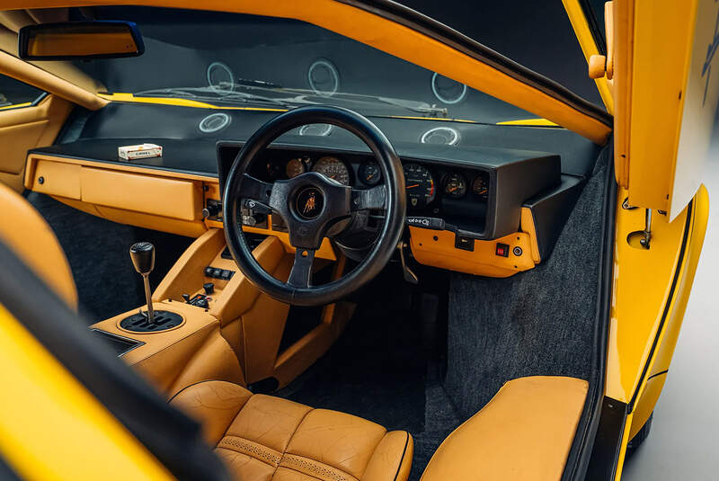 The Camel Collection Lotus Type 102 Lamborghini 5000QV