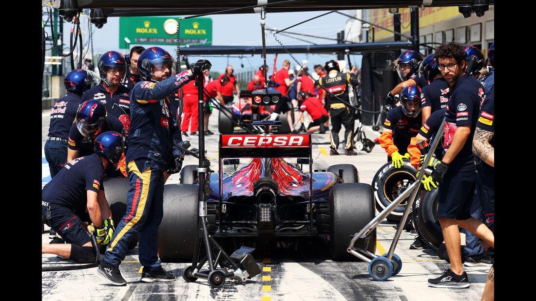 Toro Rosso - Boxenstopp - Formel 1 - 2015
