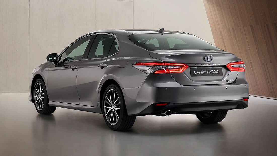 Toyota Camry Hybrid 2021