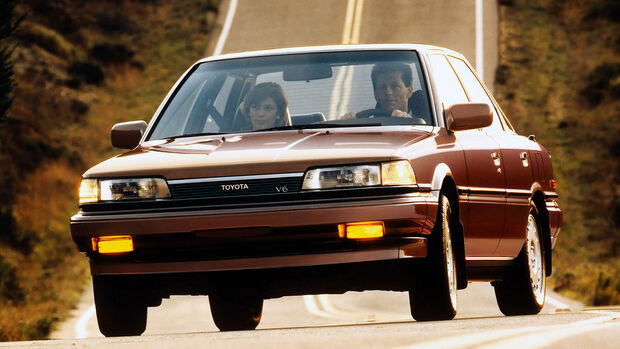 Toyota Camry Sedan US (1986)