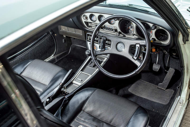 Toyota Celica, Cockpit