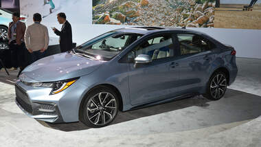 Toyota Corolla Limousine (2018)