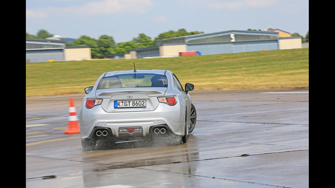Toyota Expert-Test-and-Fun-Drive