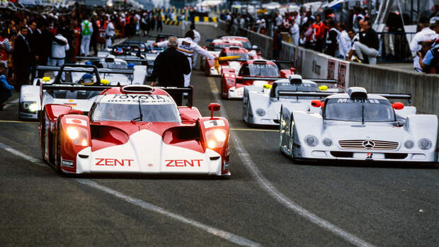 Toyota GT-One - Mercedes-Benz CLR - Le Mans 1999