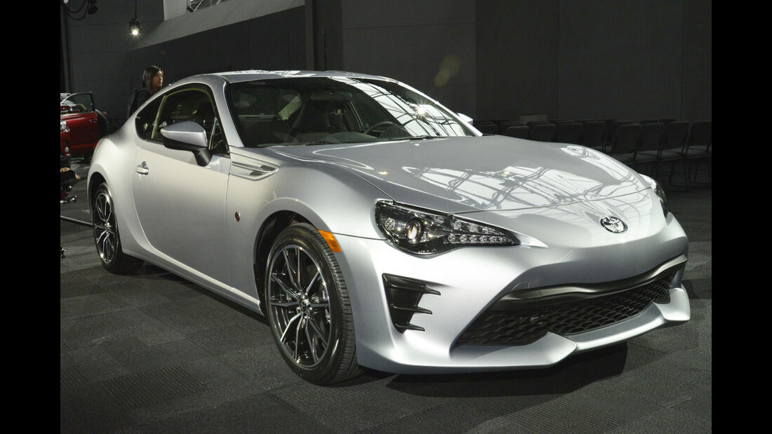 Toyota GT86 2016, Front