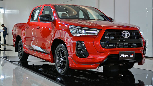 Toyota Hilux Revo 2WD GR Sport Lo-Floor