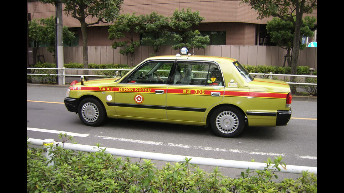 Toyota jpn taxi фото