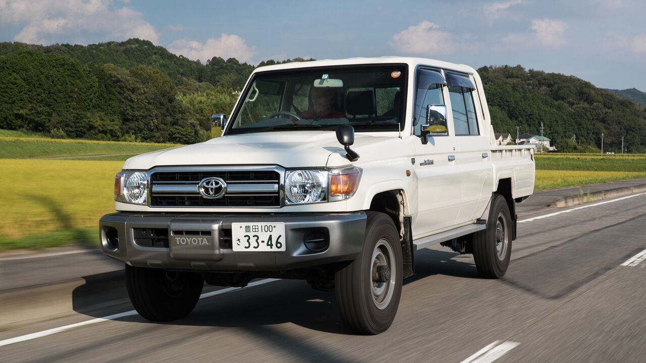 Toyota Land Cruiser J7 Mikro Abenteuer In Einem Fossil Auto Motor Und Sport