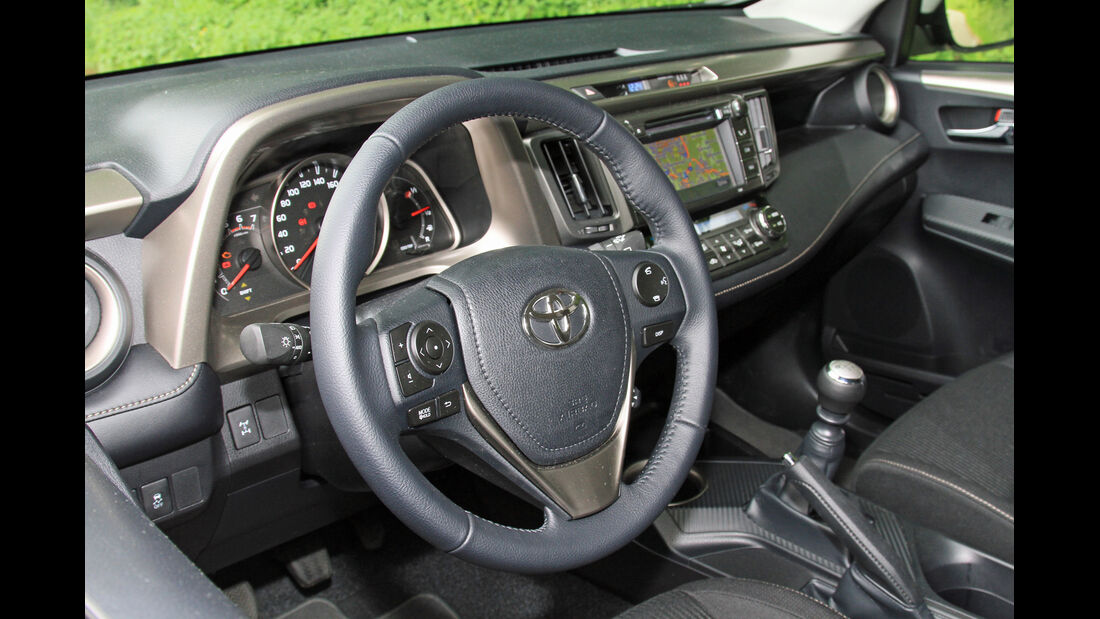 Toyota RAV4 2.2 D-4D AWD Life, Cockpit, Lenkrad