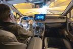 Toyota RAV4, Cockpit + Fahrer