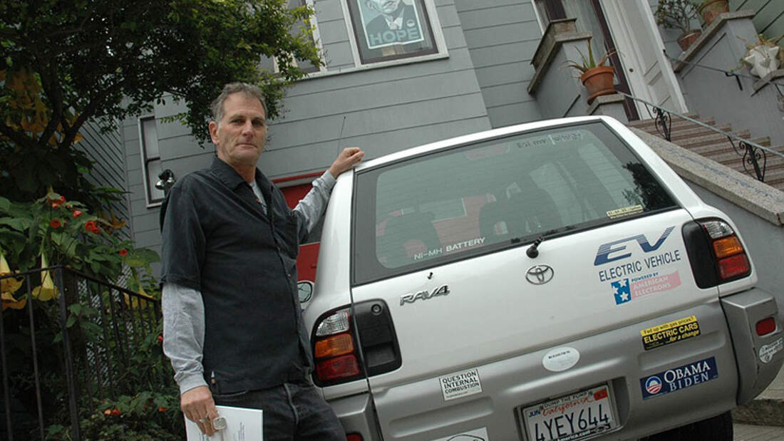 Toyota RAV4 EV Heck