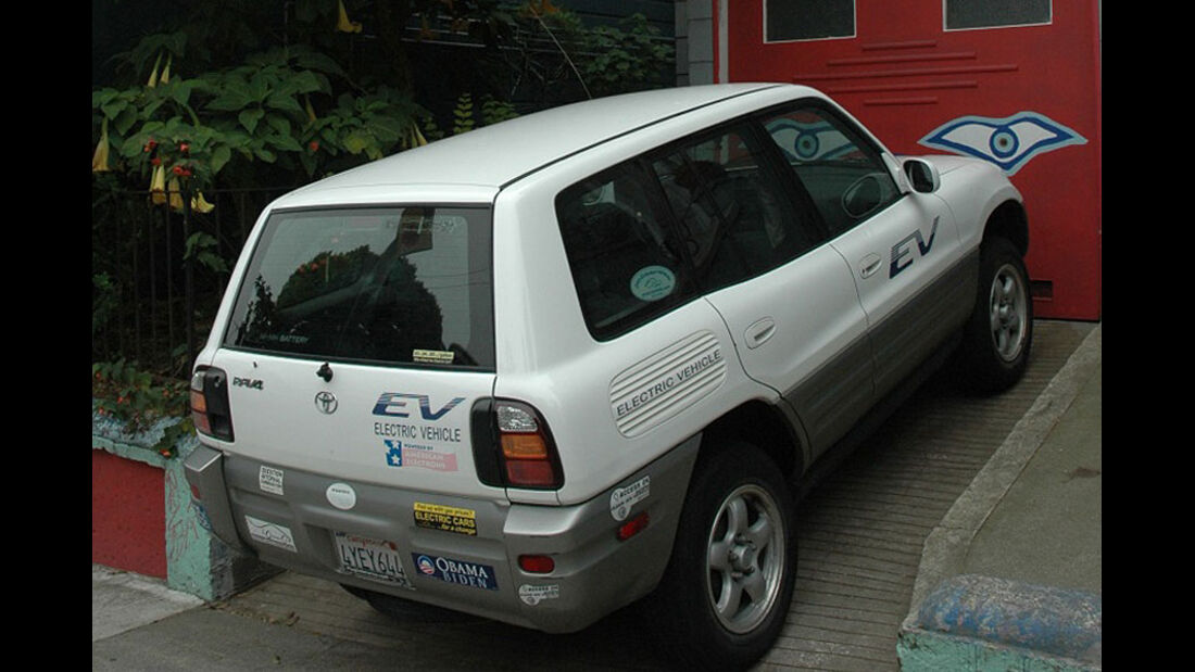 Toyota RAV4 EV Heck