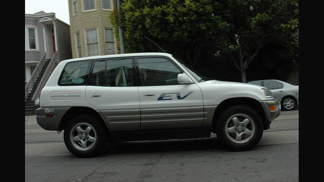 Toyota RAV4 EV in der Praxis So fährt das Toyota ElektroSUV im Alltag