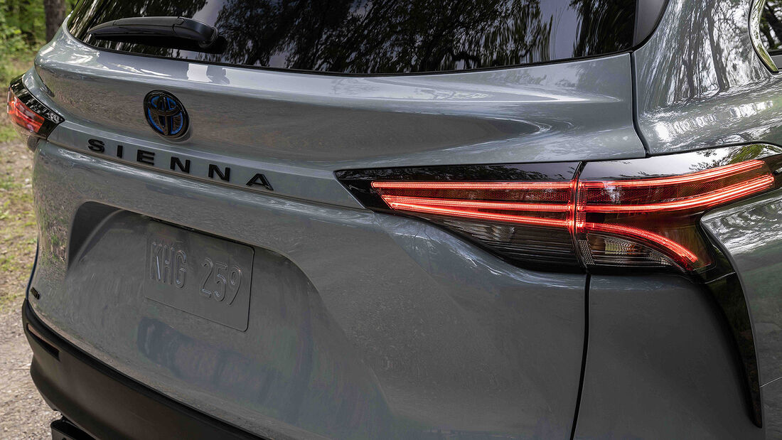 Toyota Sienna Woodland Special Edition