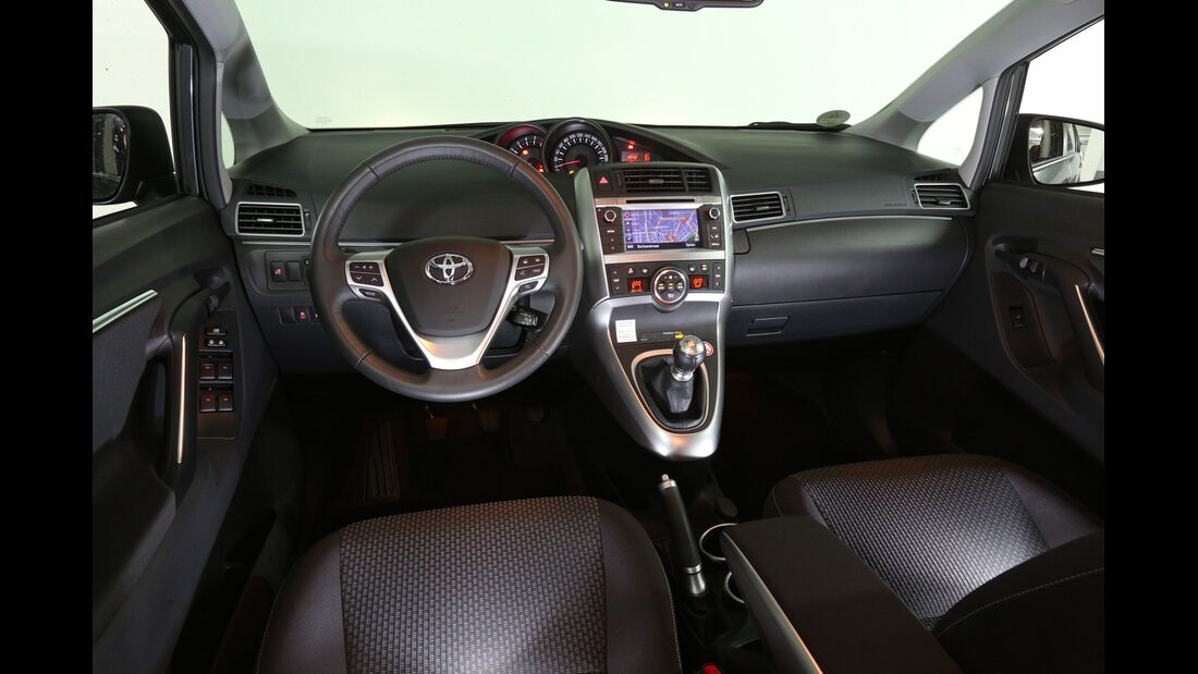 Toyota Verso, Cockpit