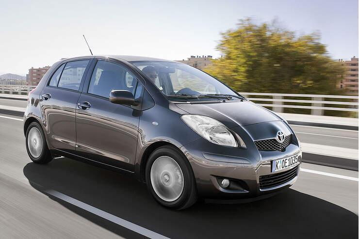 Phares Complets Toyota Yaris XP9 (01/06-11/08) - Kit Gauche + Droite Avec Ampoules H4 - Avec Clignotants Intégrés