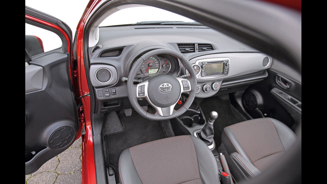 Toyota Yaris 1.4D-4D, Cockpit