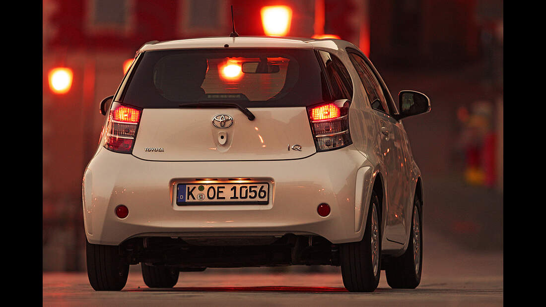 Toyota IQ 1.4 D-4D: Test des drei Meter langen Diesel-Minis | AUTO ...