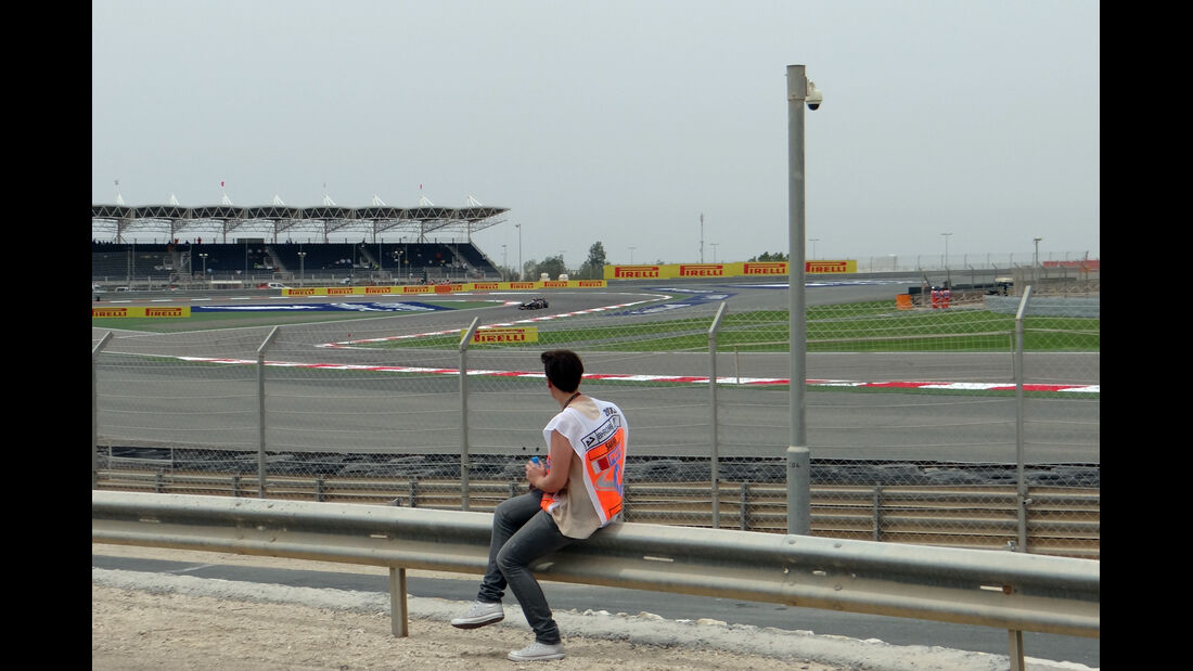 Trackwalk - Formel 1 - GP Bahrain - 20. April 2038