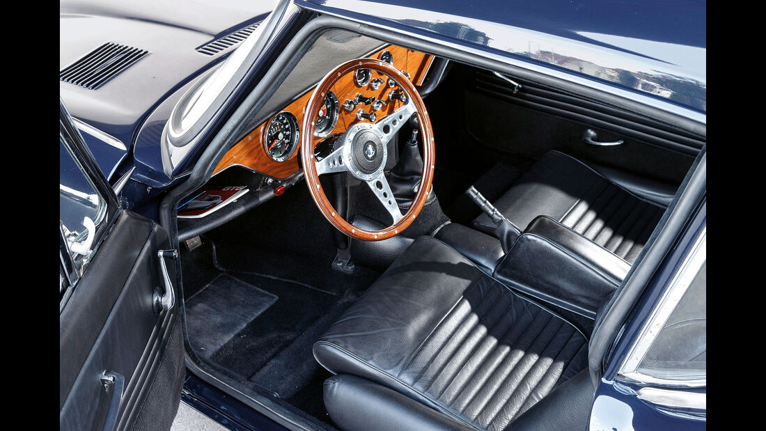 Triumph-GT6-Interieur