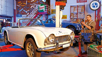 Triumph TR4, Hebebühne, Frontansicht