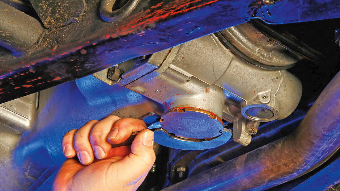 Triumph TR4 in der Service Station Erschwingliches Roadsterfahren