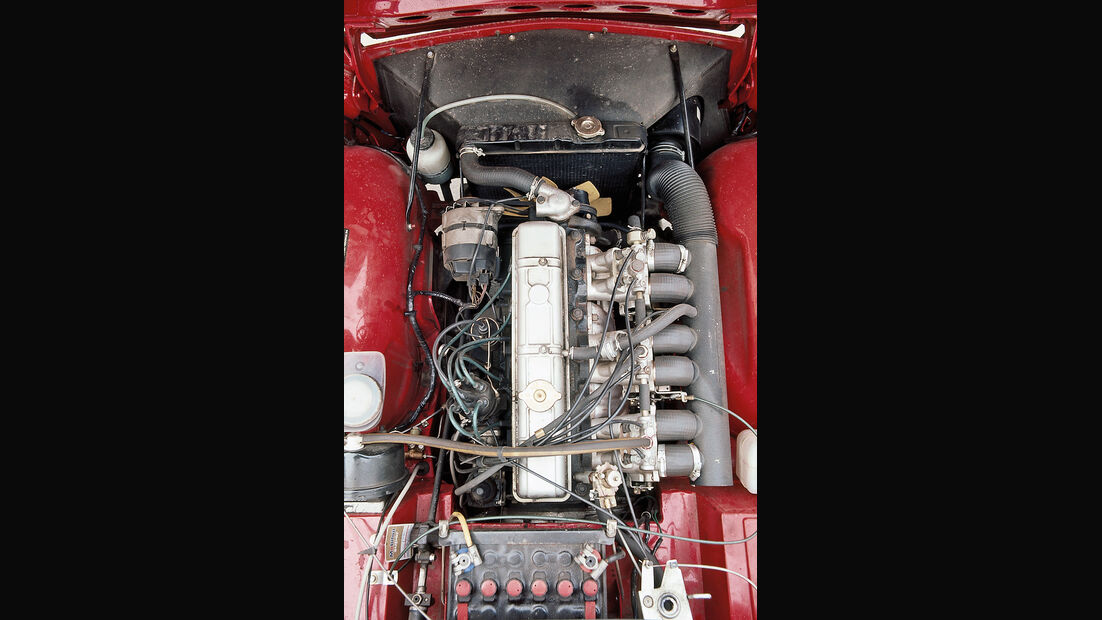 Triumph TR6, Motor