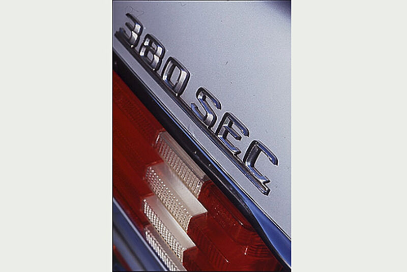 Typenbezeichnung am Heck des Mercedes-Benz 380 SEC