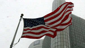 US-Flagge vor der GM-Zentrale in Detroit