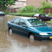 Überschwemmtes Fahrzeug