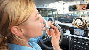 Unfallursache, Lippenstift, schminken