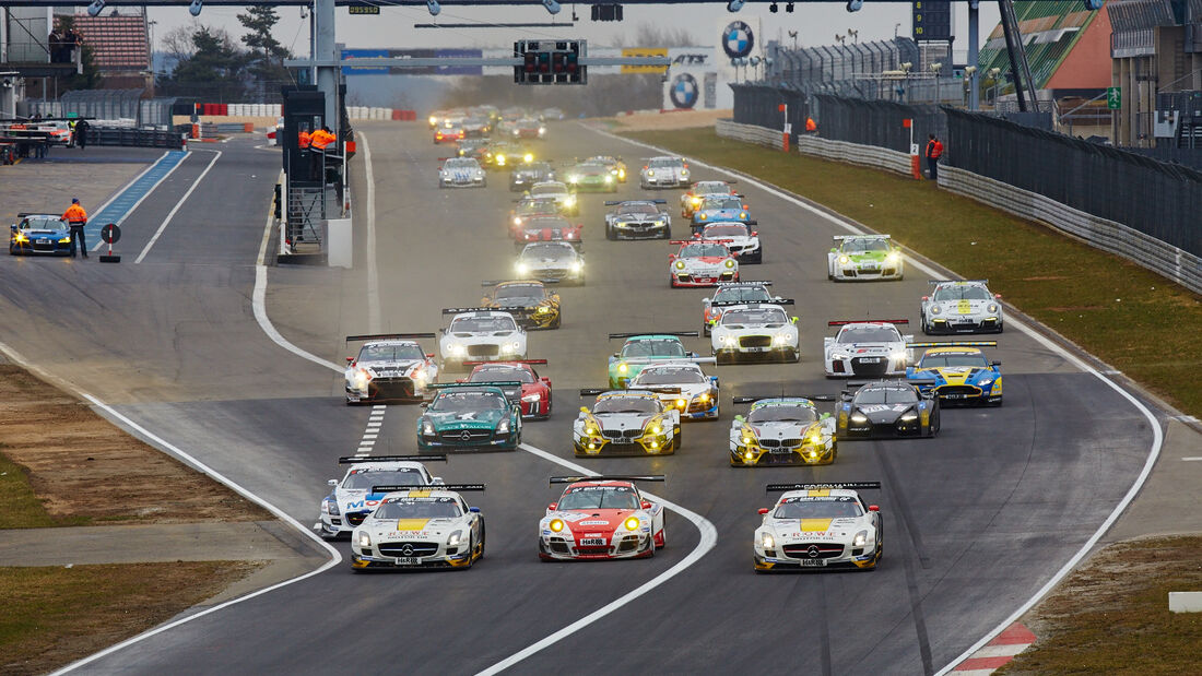 VLN 1. Lauf 2015 Nürburgring Nordschleife Start