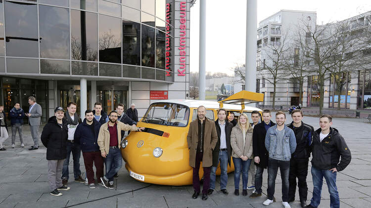 Vw T2 Bulli Als Kunstobjekt Der Currywurst Bus Auto Motor Und Sport