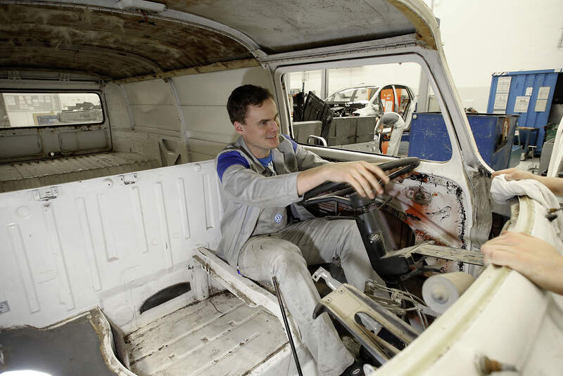 VW Bulli T2b Currywurst-Wagen, Kunst