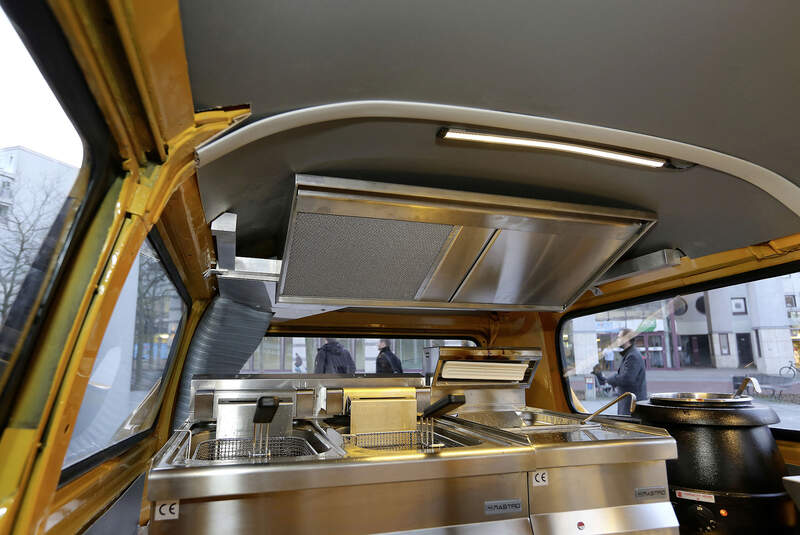 VW Bulli T2b Currywurst-Wagen, Kunst