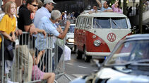 VW Bulli in der Klassikerparade von Motor Klassik  auf der Klassikwelt Bodensee