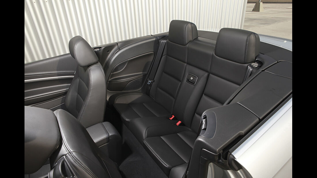 VW Eos 2.0 TDI Blue Motion Technology, Cabrio, Innenraum, Sitze