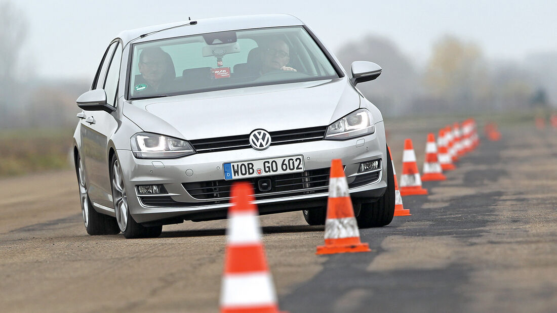 VW Golf 1.4 TSI, Frontansicht, Slalom