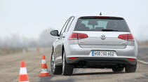 VW Golf 1.4 TSI, Heckansicht, Slalom