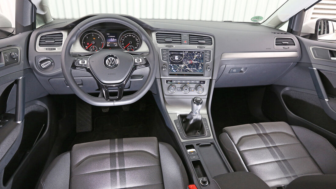 VW Golf 1.6 TDI, Cockpit, Lenkrad