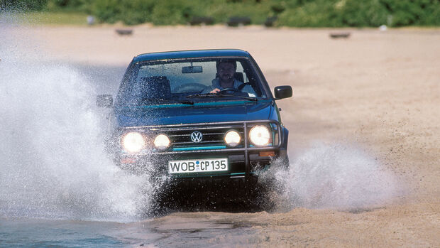 VW Golf Country, Frontansicht, Wasserdurchfahrt